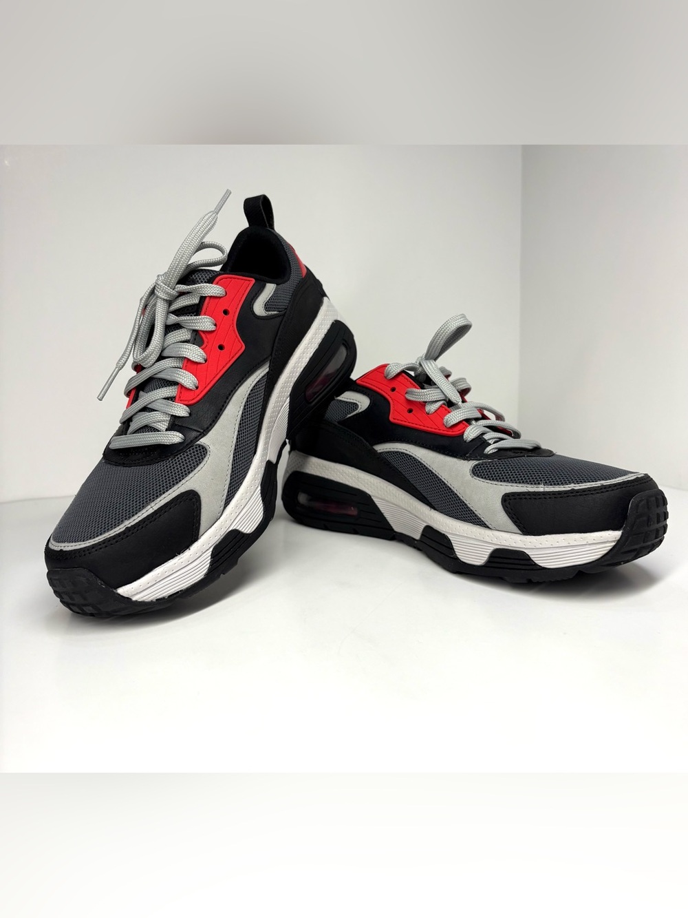 Men's Athletic Chunky Trainer in Black, Gray & Red